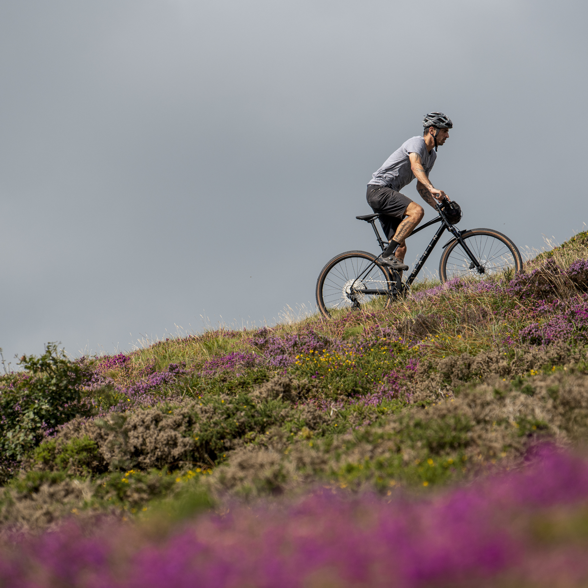 MTB-STYLE GRAVEL BIKE