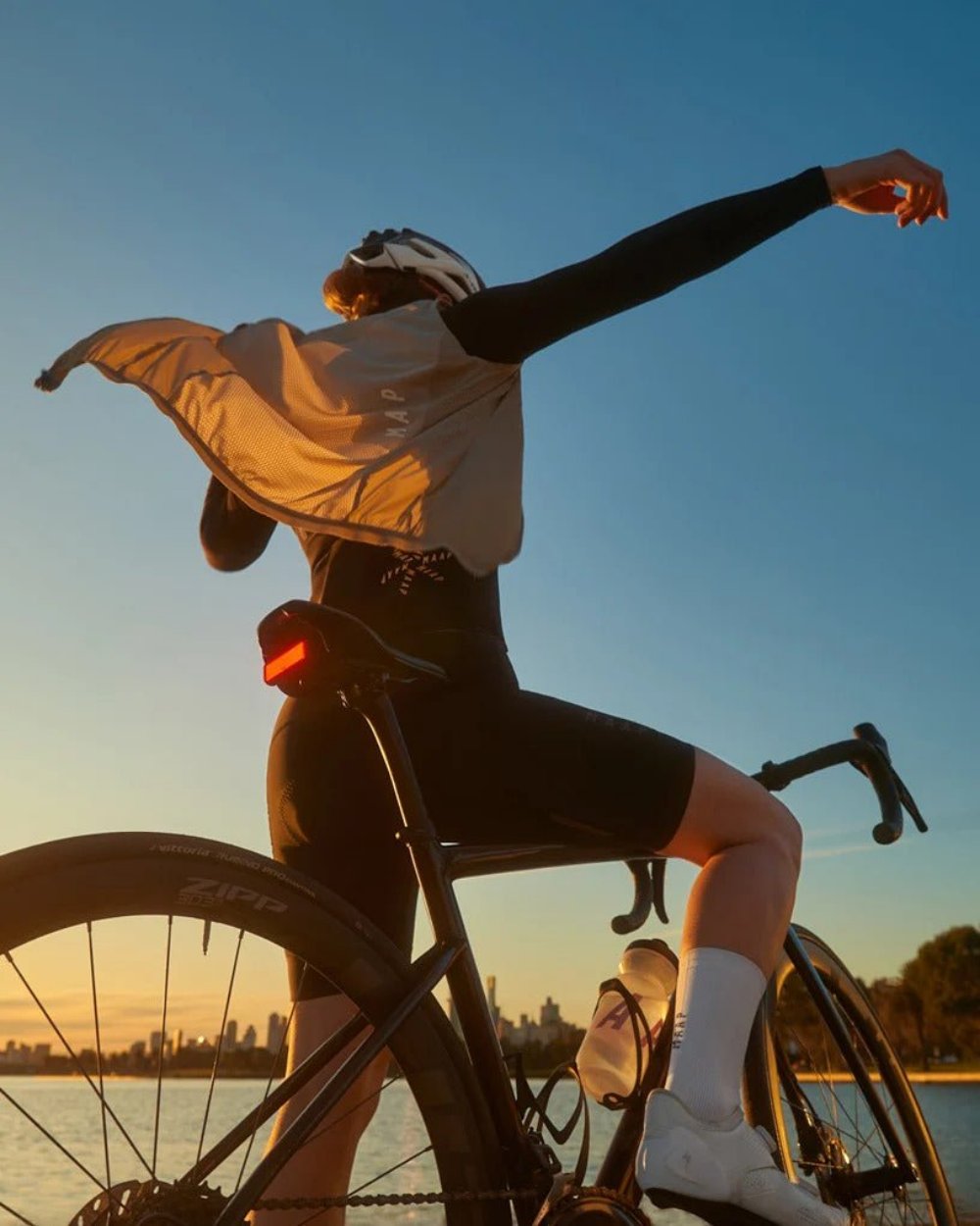 Knog Blinder Link Saddle Mount Rear Light | BikesOnline AU
