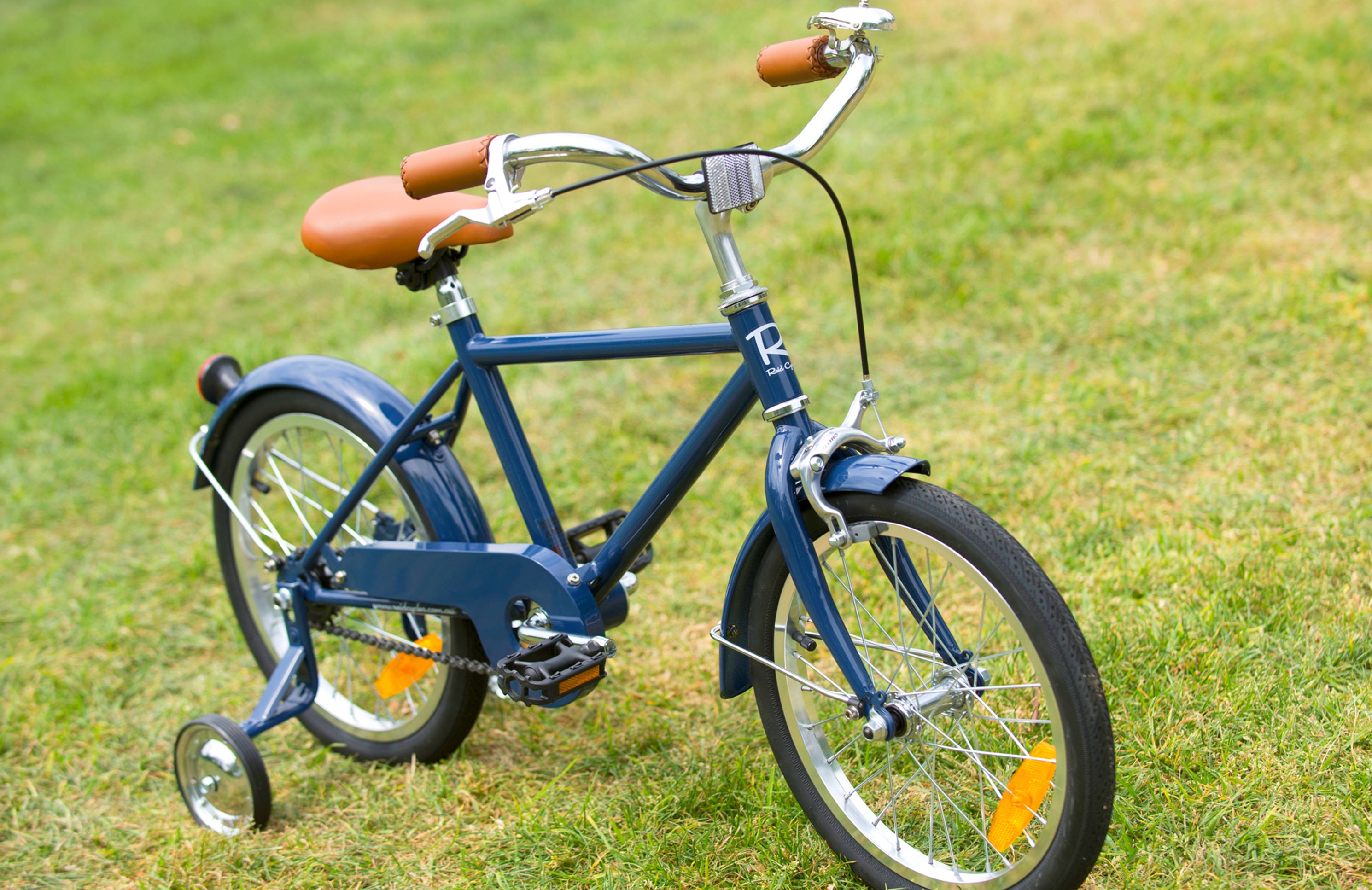 RETRO-LOOKED, KID-SIZED